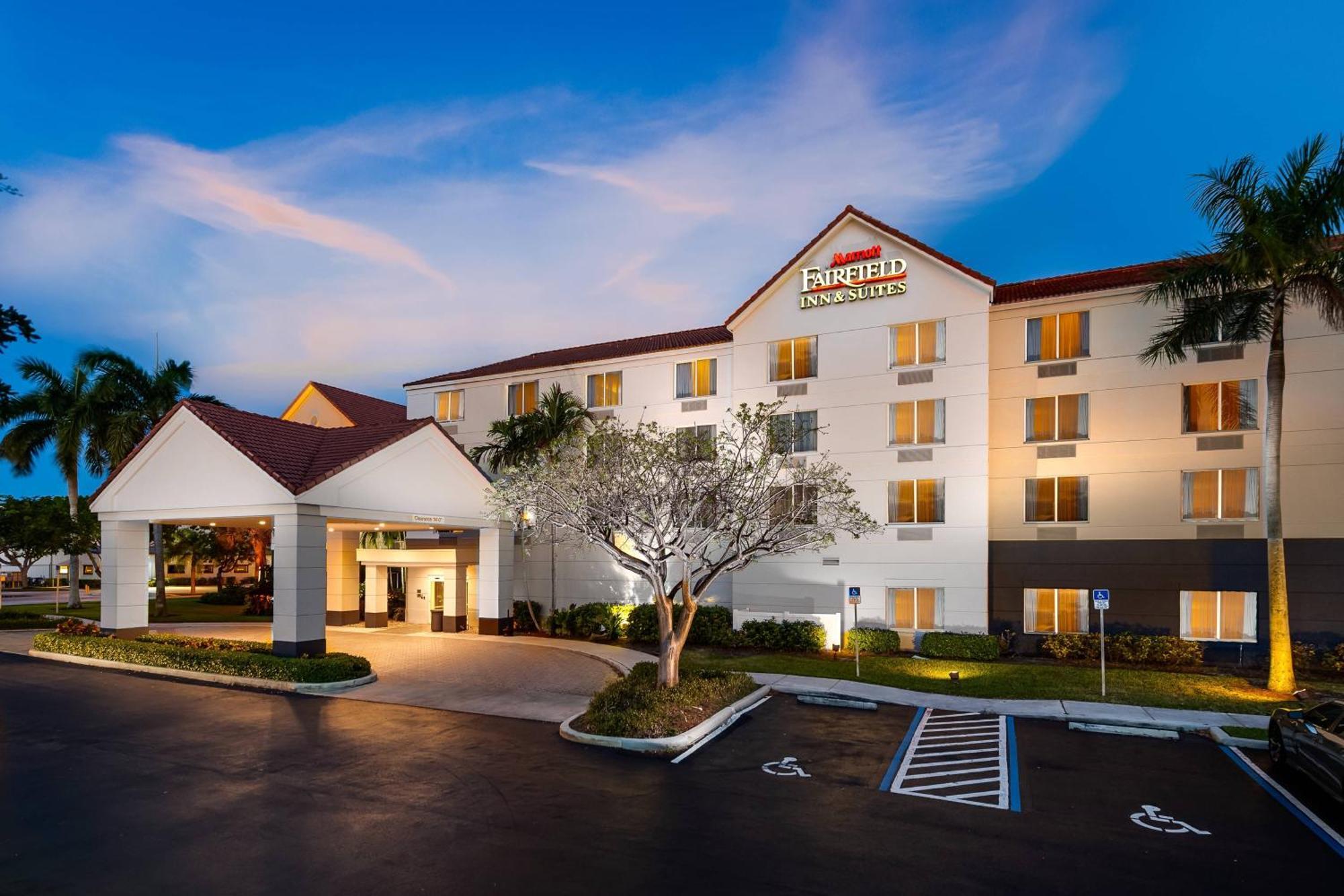 Fairfield Inn & Suites Boca Raton Bagian luar foto