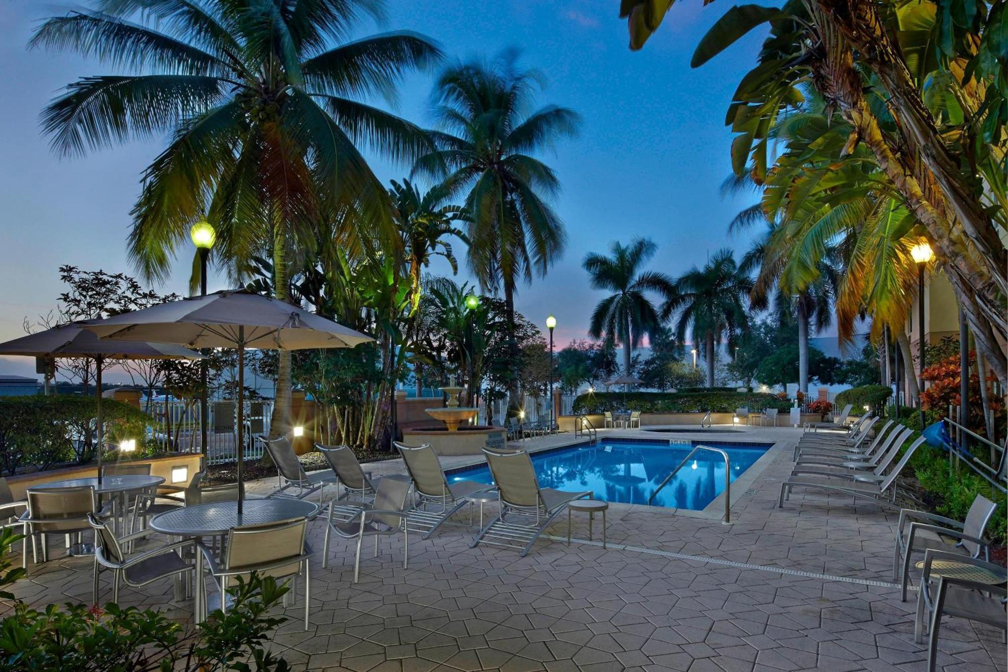 Fairfield Inn & Suites Boca Raton Bagian luar foto